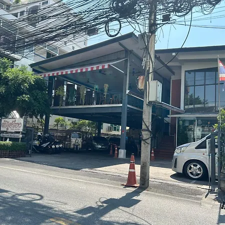 Twenty Twelve Stay Sukhumvit 49