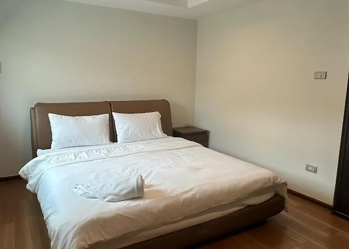 Twenty Twelve Sukhumvit 49 بانكوك